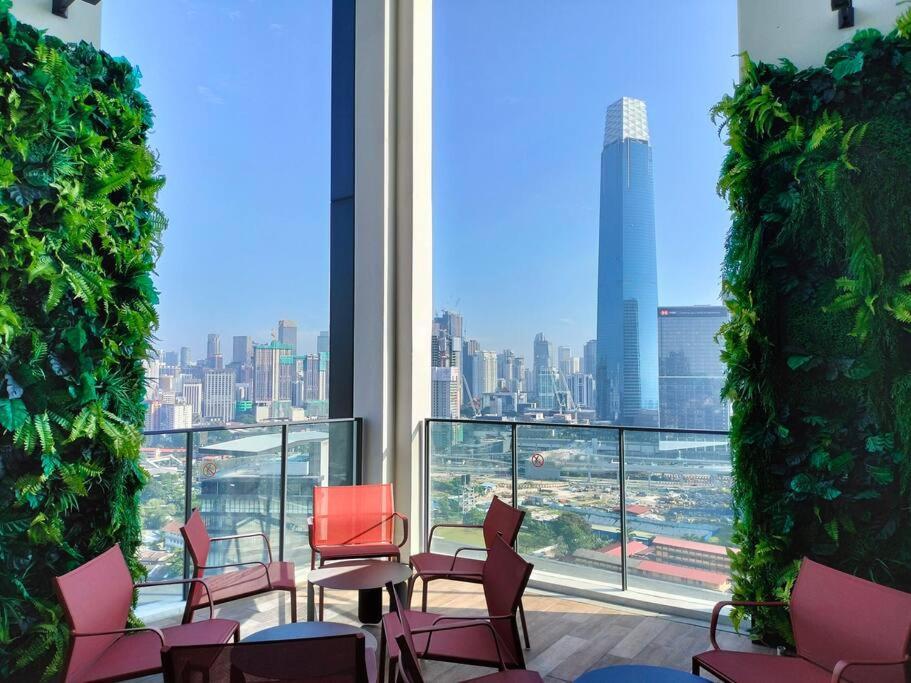 Continew Trx Corner 2-br, 2 Balconies Views Kuala Lumpur