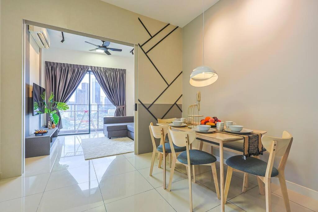 Continew Trx Corner 2-br, 2 Balconies Views