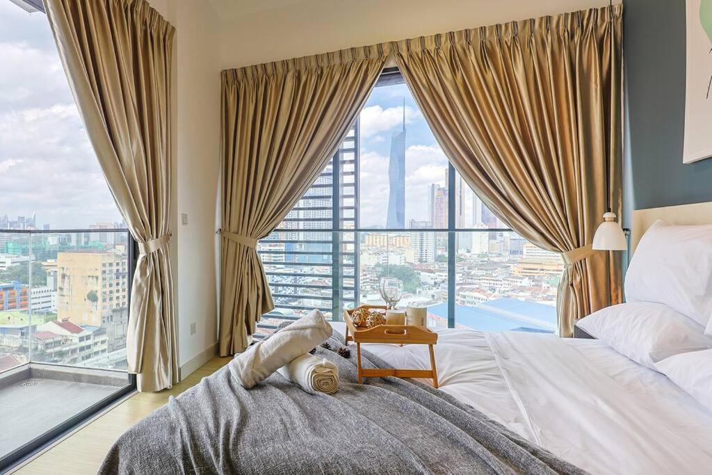Continew Trx Corner 2-br, 2 Balconies Views Kuala Lumpur