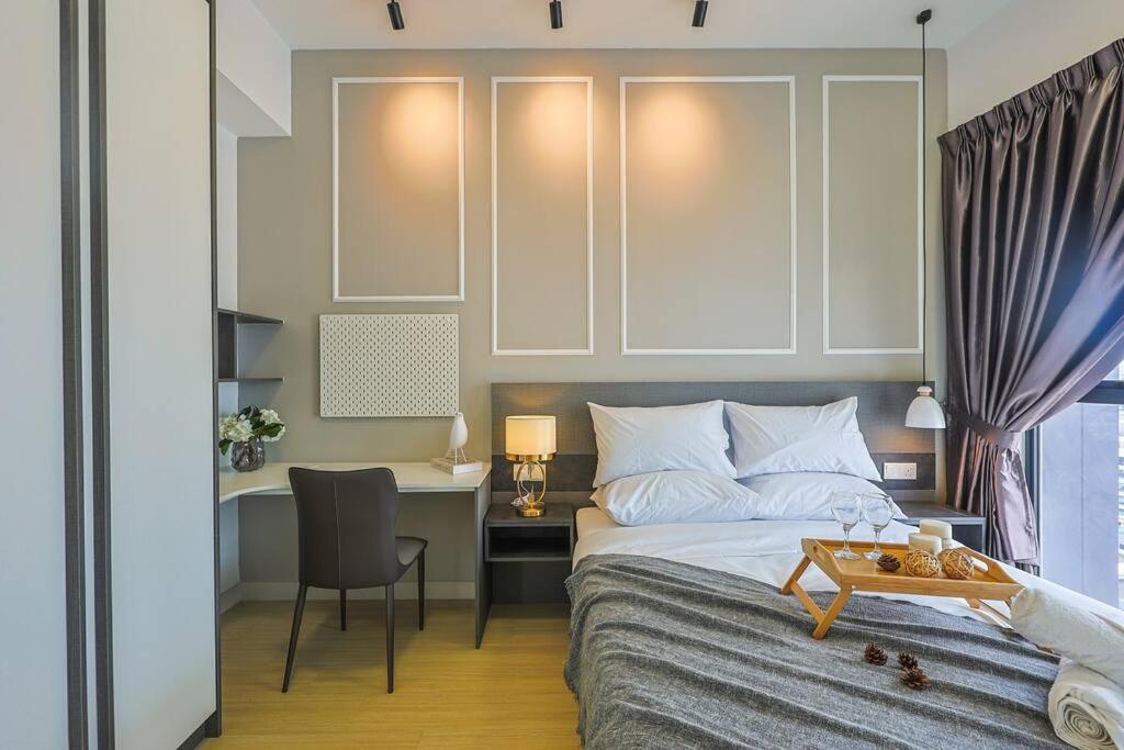 Continew Trx Corner 2-br, 2 Balconies Views * Kuala Lumpur