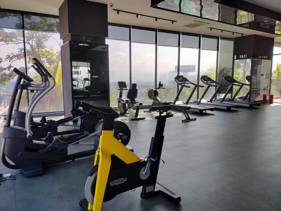 Continew Trx Corner 2-br, 2 Balconies Views * Kuala Lumpur