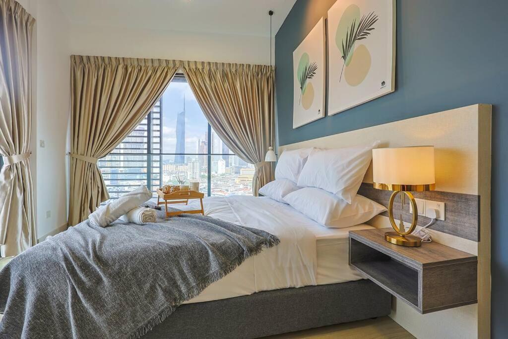Continew Trx Corner 2-br, 2 Balconies Views Kuala Lumpur
