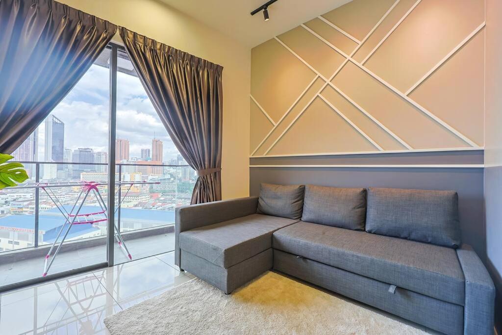 Continew Trx Corner 2-br, 2 Balconies Views Pangsapuri Kuala Lumpur