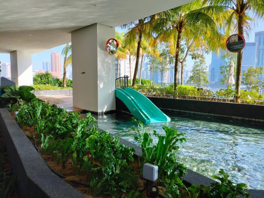 Pangsapuri Continew Trx Corner 2-br, 2 Balconies Views *