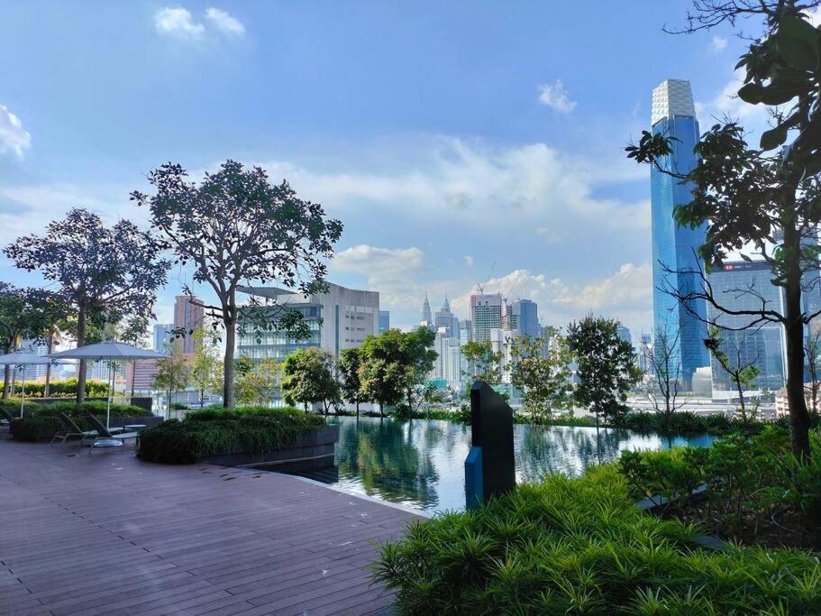 Pangsapuri Continew Trx Corner 2-br, 2 Balconies Views Kuala Lumpur