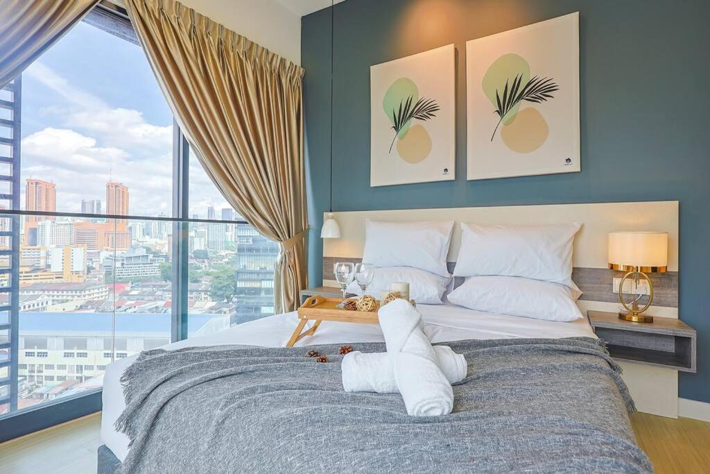 Continew Trx Corner 2-br, 2 Balconies Views Kuala Lumpur