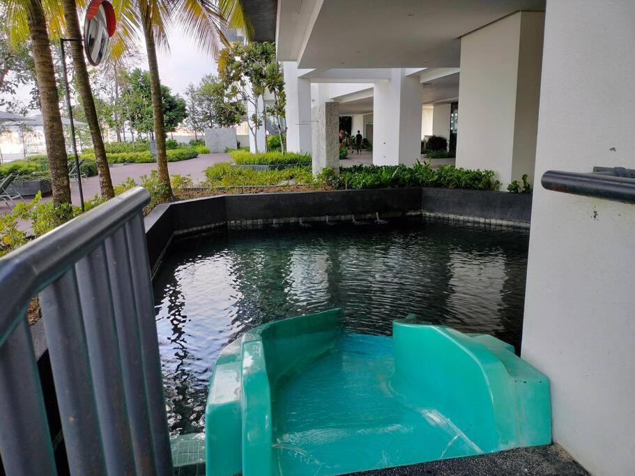 Pangsapuri Continew Trx Corner 2-br, 2 Balconies Views *